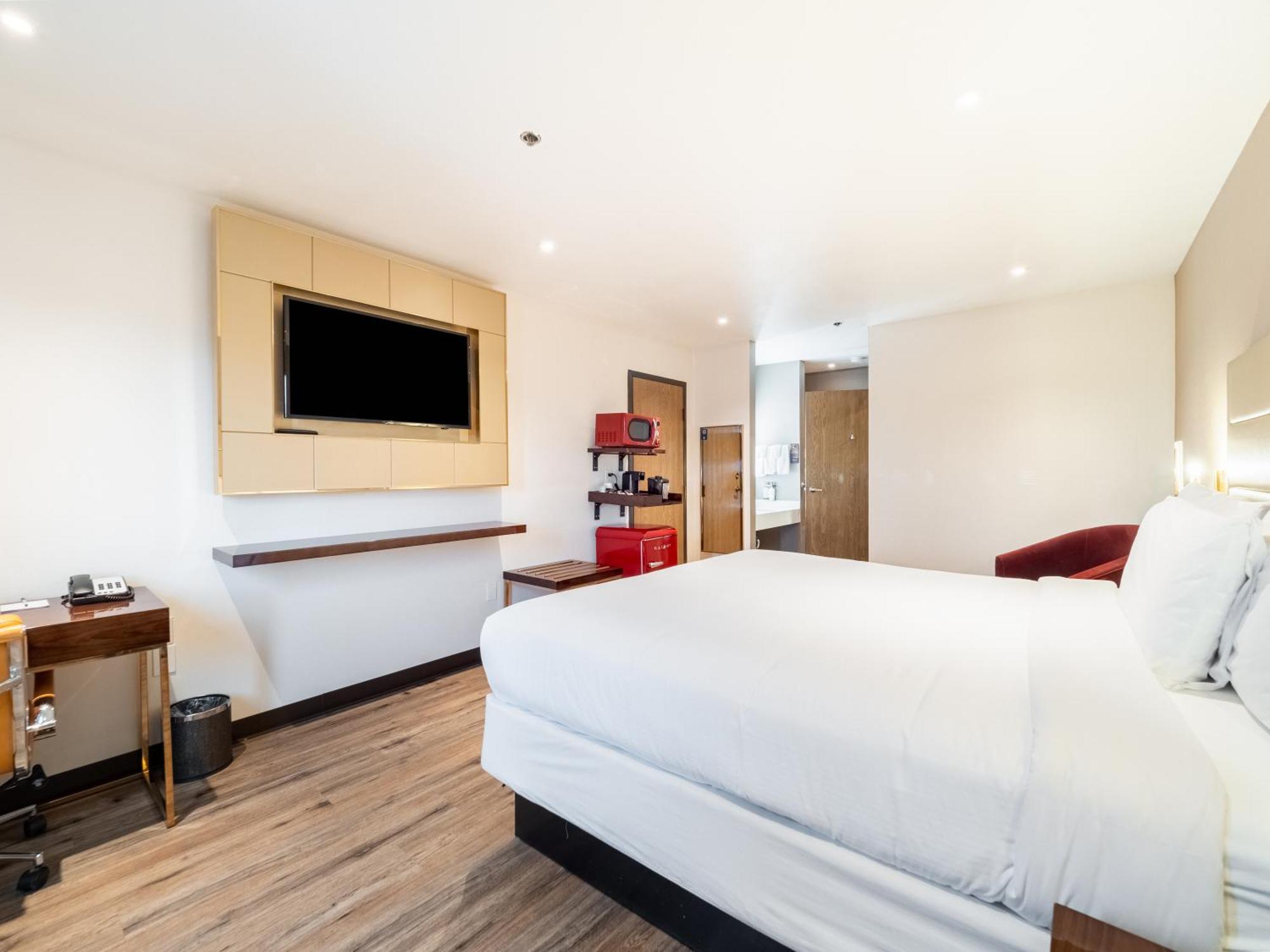 Baymont By Wyndham Motel