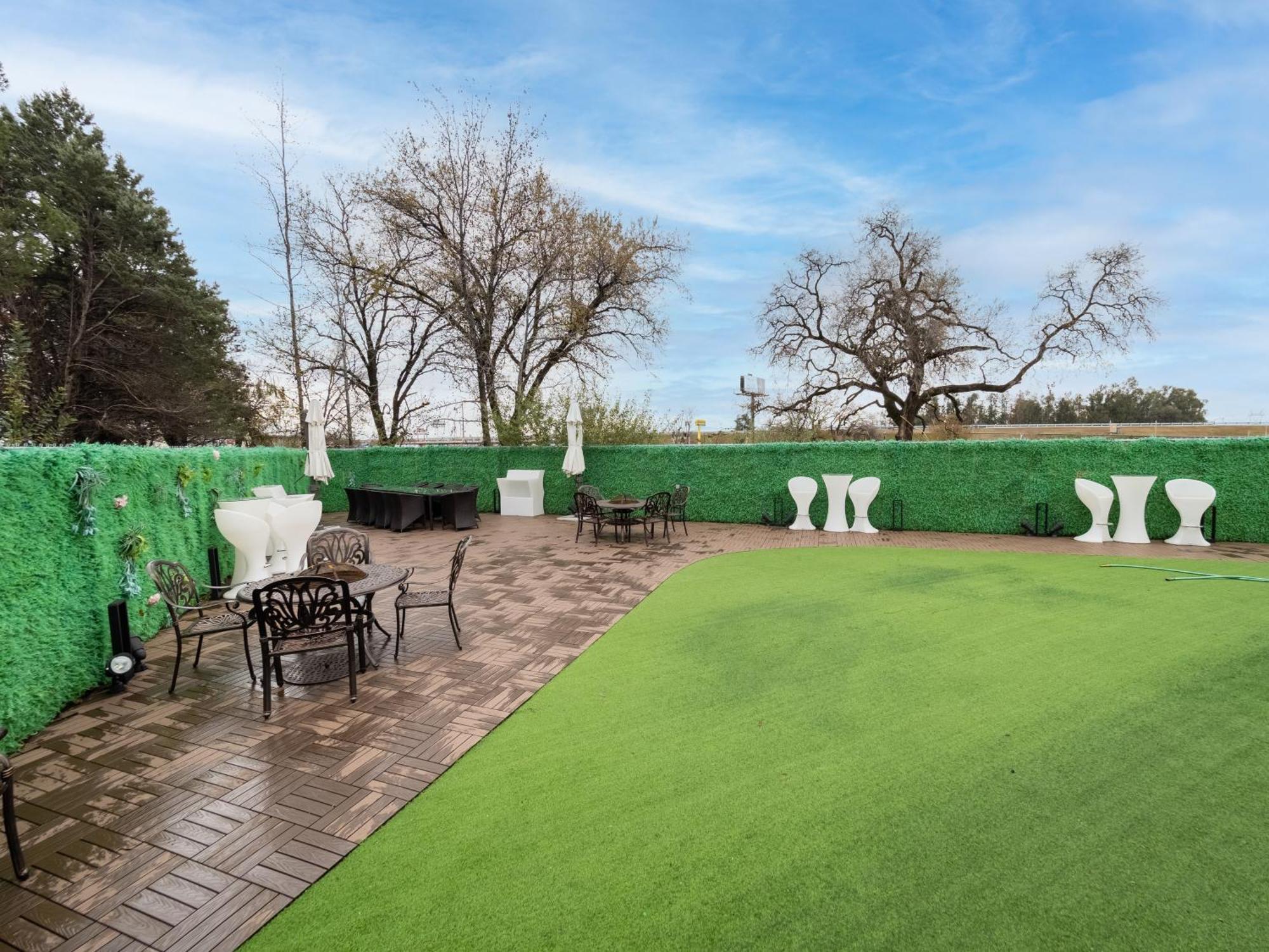 Baymont By Wyndham Motel
