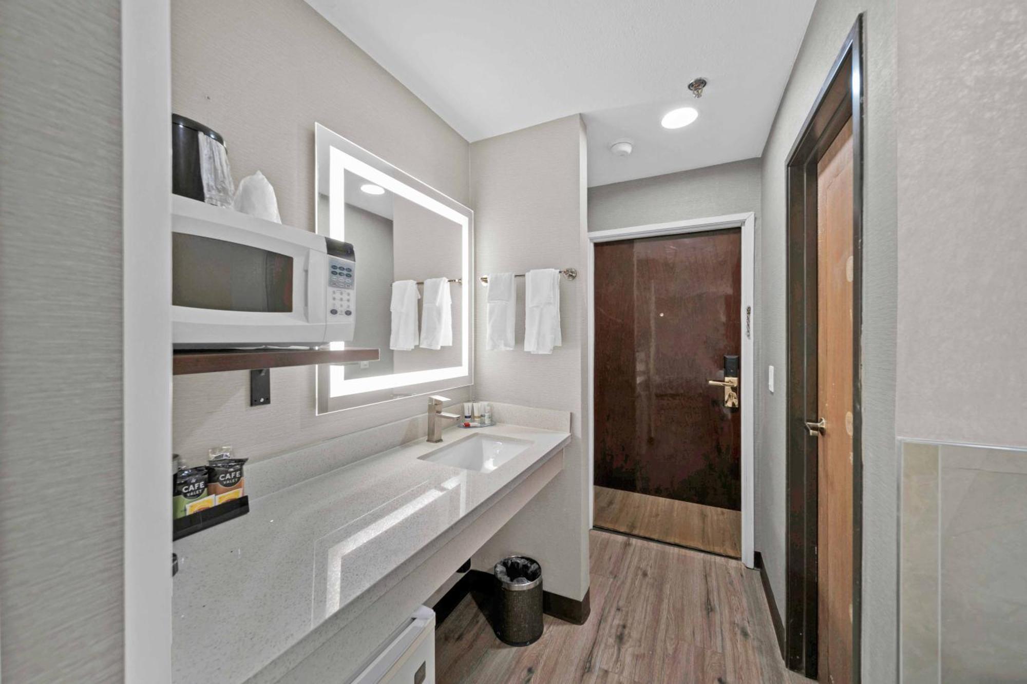Baymont By Wyndham