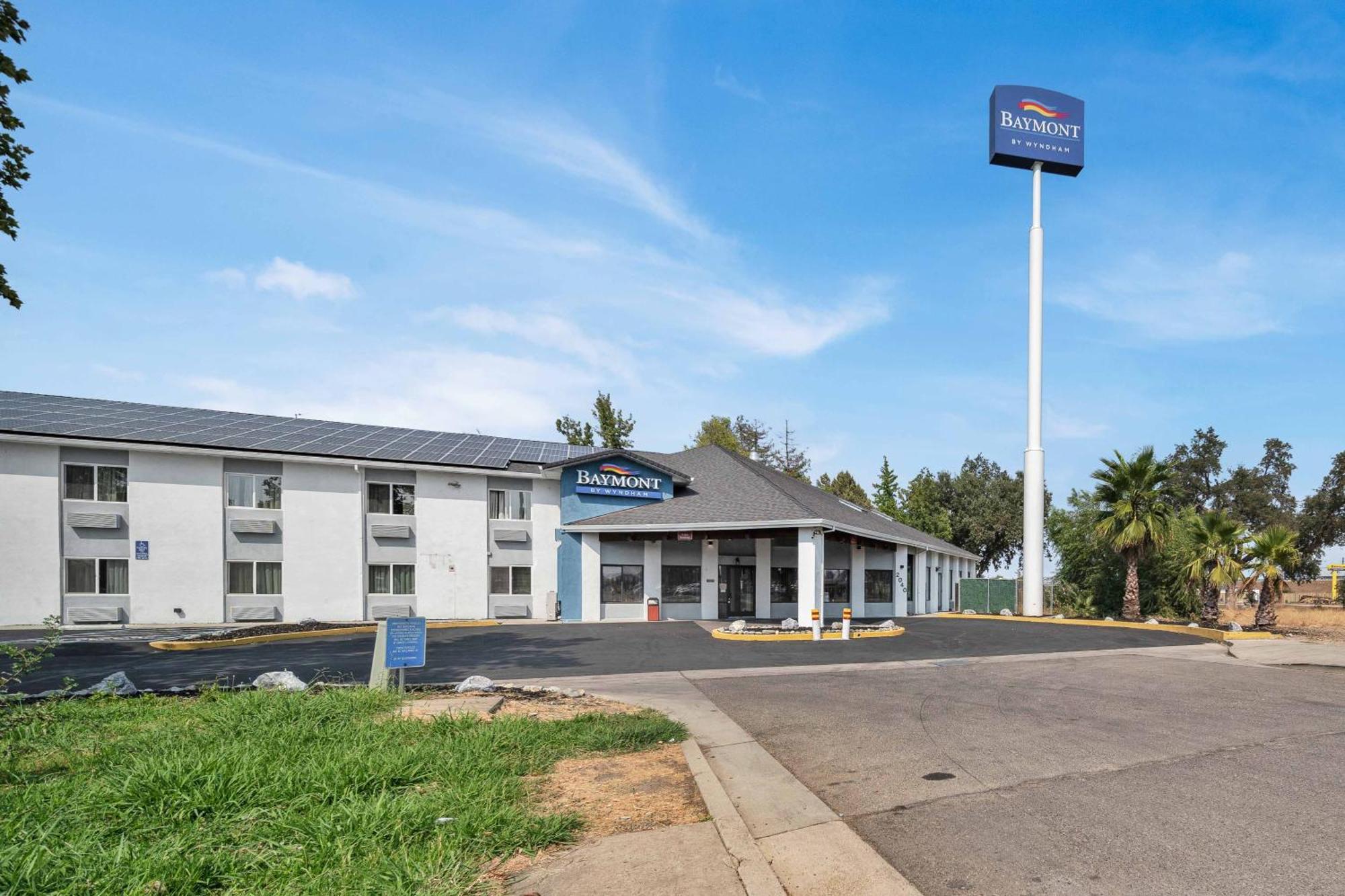 Baymont By Wyndham Motel
